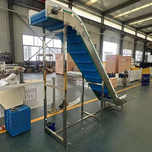 Toplu paketlenmiş kaldırma konveyörleri için korkuluk plastik örgü bantlı asansör gıda taşıma sistemi ile eğimli konveyör - Product Image 2