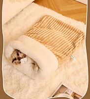 Coussin pour chat en velours chaud automne/hiver, couleur unie, sac de couchage carré, maison fermée pour chaton, couverture sécurisée pour se blottir