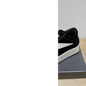 Chaussures de marche polyvalentes, simples et élégantes, de style universitaire, en combinaison de couleurs noir et blanc, idéales pour un usage décontracté. - Product Image 3