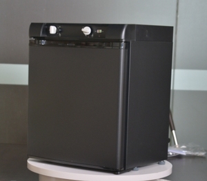 ตู้เย็นแก๊สขนาดเล็กสำหรับบ้าน/โรงแรม SMAD 35.5 ลิตร รุ่น DSG-40B2E(A) - Product Image 5