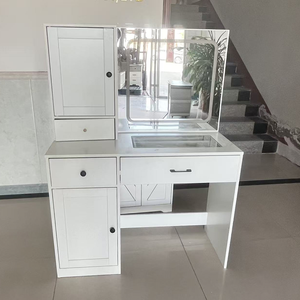 Bureau de maquillage en bois blanc personnalisé avec miroir LED et armoires de rangement - Product Image 4