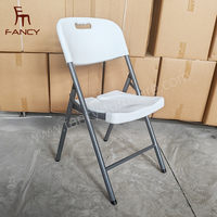 Chaise pliable de loisirs en plastique extérieur personnalisable en HDPE pour le dîner Nouveau design avec différentes couleurs pour les tables d'extérieur