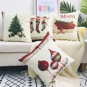 Housse de coussin personnalisée en coton et lin imperméable avec motif de chaussettes de Noël à pois d'animaux 18x18 pouces pour voitures - Product Image 1