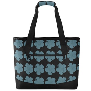 Sac isotherme réutilisable pour courses et shopping, motif hibiscus bleu Hawaï, avec bandoulière, idéal pour le style de vie – Impression à la demande - Product Image 2