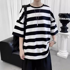 T-shirt rayé noir et blanc de style hongkongais, col rond, manches cinq quarts, tendance, décontracté, basique, pour hommes, à porter au quotidien - Product Image 2