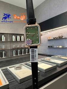 Elegante Reloj de Cuarzo para Mujer, Diseño de Doble Correa, Construcción de Alta Calidad, Opciones Multicolor - Product Image 6