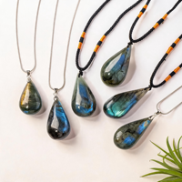 Pendentifs en labradorite naturelle en gros, polis à la main. Idéal pour les mariages et les occasions spéciales