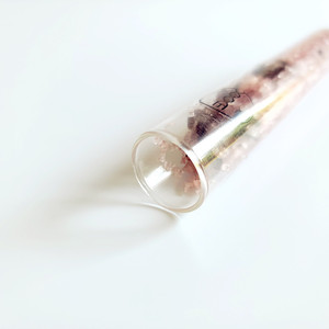 Tubo de ensayo de vidrio Tianjing de 50 ml con tapón de corcho para sales de baño y pétalos de rosa - Product Image 4