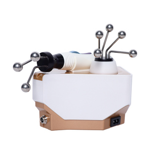 Offre Spéciale petite boule magique BIO masseur de <span class=keywords><strong>visage</strong></span> à micro-courant Machine de beauté japonaise portable <span class=keywords><strong>pour</strong></span> <span class=keywords><strong>le</strong></span> resserrement de la peau ABS EU UK - Product Image 3