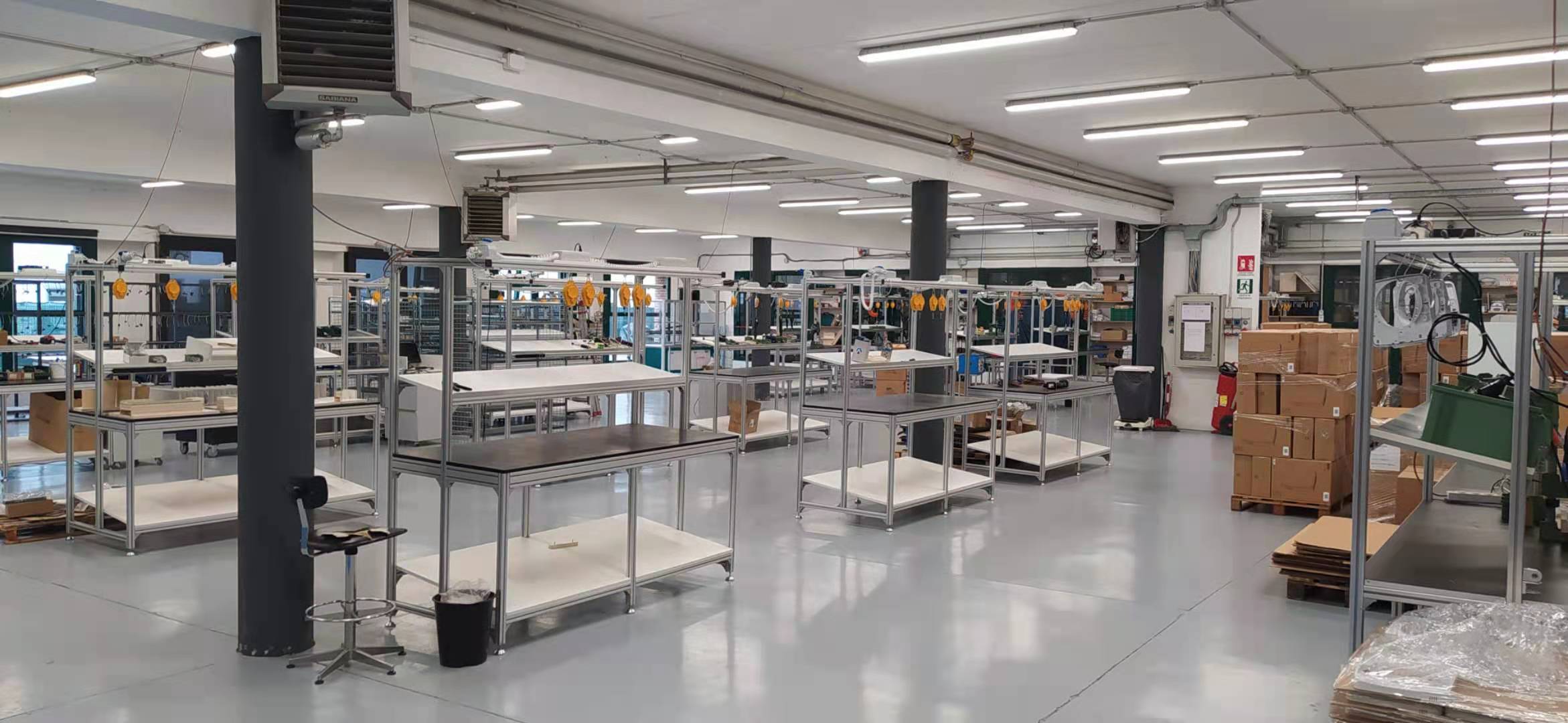 Дизайн для профиля полки алюминиевого подгонял серебряный OEM поверхностные серии заканчивают мельницу квадрата цвета квартиры закала 4