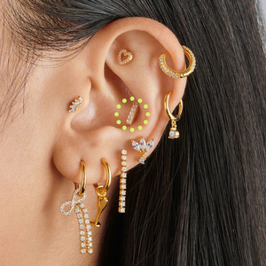 Boucles d'oreilles clous en argent sterling S925 avec diamant simple rangée, 18G, dos plat, pour piercing de cartilage, 8mm - Product Image 3