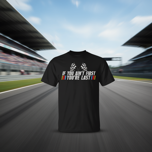 Camiseta de Carreras de Fórmula, Diseño de Bandera a Cuadros, Si No Eres el Primer, Eres el Último, Negra, Promocional para Hombre - Product Image 1