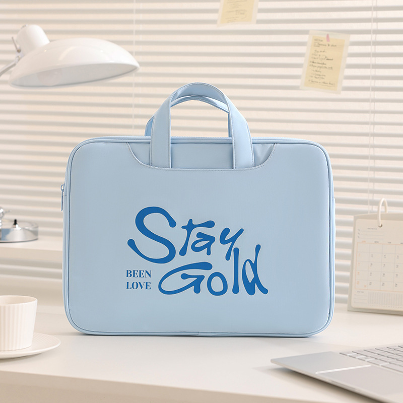 Bolso azul brillante