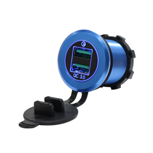 Cargador rápido QC3.0 Enchufe de cargador USB dual Enchufe de cargador de coche USB de metal con voltímetro LED - Product Image 5