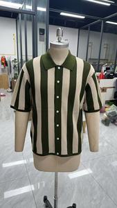 เสื้อโปโลแขนสั้นลายทางสีเขียวมะกอกสำหรับผู้ชาย ลายทางแนวตั้ง ติดกระดุม สำหรับฤดูร้อน - Product Image 5