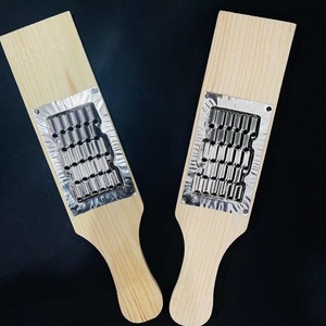 Rallador de patatas y rábanos de acero para el hogar, cortador de verduras y rallador de cocina, venta al por mayor por dos yuanes. - Product Image 1