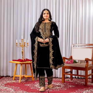Ensemble Salwar Kameez élégant en velours noir pour femmes, tissé, brodé de sequins, haut à manches longues, tenue de fête ou de mariage - Product Image 1