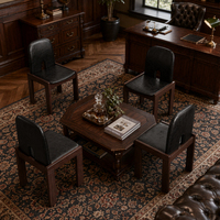 Chaise de salle à manger design avec dossier haut rembourré et détails découpés, structure en bois pour salle à manger, hôtel, design d'intérieur