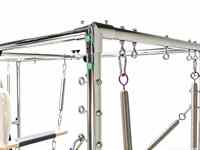 Table de Pilates Premium (Cadillac), cadre en bois massif à joints à languettes avec trapèze en acier inoxydable, table de trapèze complète