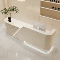 Comptoir de réception LED incurvé moderne avec panneau cannelé personnalisé pour salon de beauté, spa, institut de manucure