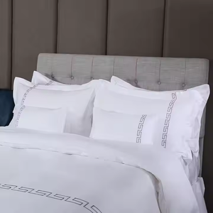 100% coton Double taille hôtel ensemble <span class=keywords><strong>de</strong></span> literie brodé blanc couvre-<span class=keywords><strong>lit</strong></span> Design ensemble complet usage domestique linge <span class=keywords><strong>de</strong></span> <span class=keywords><strong>lit</strong></span> - Product Image 1