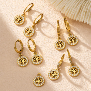 ต่างหูห่วงสแตนเลสสตีลรูปต้นไม้แห่งชีวิต ชุบทอง 18K ประดับเพชรซิร์คอน สำหรับผู้หญิง - Product Image 4