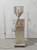 Machine de remplissage à pompe à engrenages PLC à commande numérique pour la production de boissons en verre, d'eau pure, d'huile, de détergent et de savon liquide