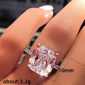 Anello con Zircone Quadrato a Quattro Punte, Gioiello Elegante da Donna con Grande Pietra, Anello di Fidanzamento alla Moda per Uso Quotidiano - Product Image 5