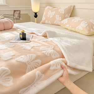 Coperta in Flanella Jacquard Invernale Ispessita Ultra Morbida e Calda Perfetta per Uso Quotidiano in Casa, per Accogliere il Calore sul Divano e Come Regalo - Product Image 3
