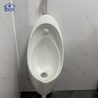 Remorque WC mobile simple avec urinoir, lavabo et évier intégrés pour événements extérieurs et chantiers