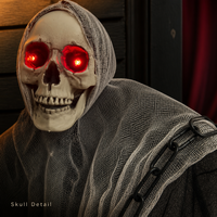 SIPKLR - Squelette fantôme suspendu pour Halloween, 47 pouces, avec yeux rouges lumineux et chaînes, accessoire effrayant pour la décoration extérieure de la cour et de la maison hantée