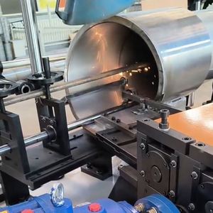 Machine de soudage automatique à spirale <span class=keywords><strong>laser</strong></span> Sanfu pour tubes en acier inoxydable métalliques 380V Zhejiang - Product Image 4