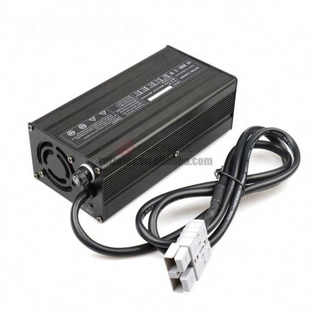 Professional Automatic 72V Battery Charger 72V 5A Custom Fast 72 Volt Electric Bike Electric Scooter E-bike E-scooter Charger