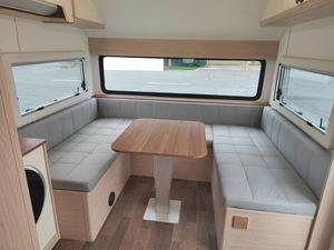 Moderna caravana <span class=keywords><strong>de</strong></span> viaje premium para 4 personas <span class=keywords><strong>con</strong></span> suspensión independiente, espacioso espacio <span class=keywords><strong>de</strong></span> vida y diseño ligero <span class=keywords><strong>de</strong></span> aluminio - Product Image 3