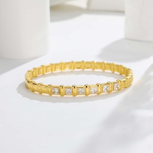 Brazalete de Acero Inoxidable Chapado en Oro de 18K con Zirconia en Forma de Bambú - Joyería de Lujo Ligero y Moderno para Mujer, Ideal para Fiestas - Product Image 3