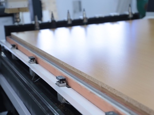 Routeur CNC à changement d'outil automatique pour la <span class=keywords><strong>gravure</strong></span> du <span class=keywords><strong>bois</strong></span>, du MDF, de l'acrylique et des panneaux composites en aluminium - Product Image 2