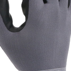 Guantes de Trabajo MaxiTough al Por Mayor con Agarre Resistente al Aceite y Recubrimiento de Espuma de Nitrilo, Fabricante de Guantes de Seguridad para Construcción y Jardinería - Product Image 3