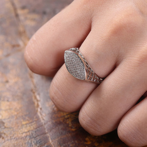 Anello creativo cavo per donna, design scintillante intarsiato, elegante gioiello alla moda per feste - Product Image 4