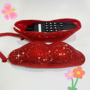 Accessoire créatif en forme de lèvres scintillantes Téléphone rouge rose bouche Téléphone Accessoires de photographie de mode - Product Image 3