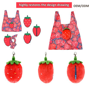 Borsa Shopping Pieghevole Personalizzata Eco-Friendly in Peluche a Forma di Fragola, Borsa Riutilizzabile Morbida e Pieghevole con Portachiavi, Borsa Ecologica OEM - Product Image 4