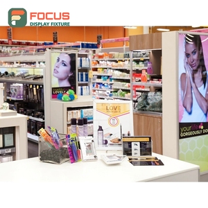 Présentoir de Luxe pour Cheveux Naturels en Bois et Verre, Étagère Multi-Niveaux pour Magasin - Product Image 2