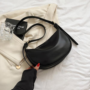 กระเป๋าสะพายไหล่พับได้แบบซิปสีพื้นสำหรับผู้หญิง 2025 รุ่นใหม่ ทันสมัย กระเป๋าครอสบอดี้ทรงเกี๊ยว ทำจากหนัง PU นุ่ม - Product Image 5