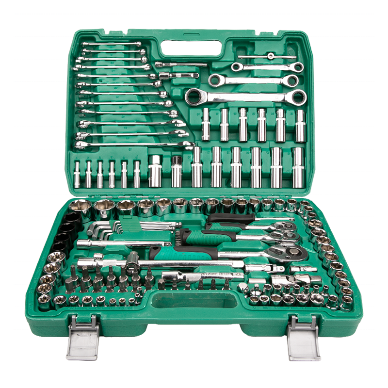 151 Piece Auto Repair Tool Set