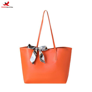 Bolso Tote de PU Elegante y Sencillo con Cierre Magnético, Nuevo Modelo 2026, Patrón Lichi, con Pañuelo de Seda, para Mujer, RTS, Pedido Mixto al por Mayor - Product Image 1