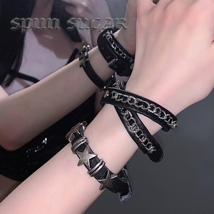 Bracelet en cuir rétro tendance avec clous, style punk, bracelet sexy pour fille, bracelet unisexe réglable pour couple. - Product Image 1