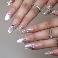 Ongles en acrylique à pression en forme d'amande, motif floral brodé pailleté nude, motif vert French Tip, options de logo personnalisables