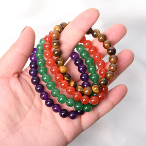 Bracelet en perles de cristal naturel personnalisé de haute qualité avec logo, bracelet en pierres précieuses avec cartes pour la décoration - Product Image 1