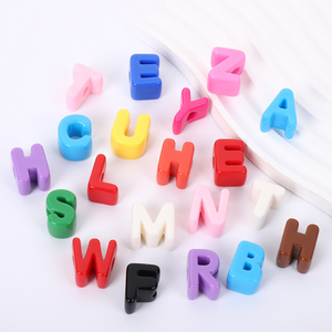 Perles lettres <span class=keywords><strong>alphabet</strong></span> en acrylique pas chères, à grand trou, plaquées or UV, grosses perles lettres, breloques pour porte-clés, vente en gros - Product Image 3