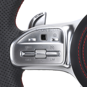 عجلة قيادة جلدية سوداء مخصصة لسيارات مرسيدس بنز فئة G طراز W211 وCLS طراز W212 وW216 وC216 AMG، تصميم كلاسيكي مثقب مع ملصق أحمر - Product Image 4