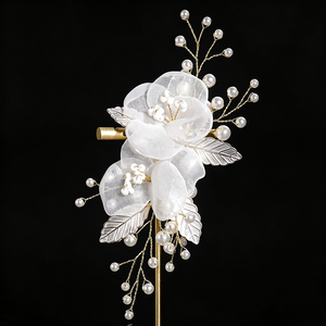 Pinza para el pelo de novia de organza <span class=keywords><strong>con</strong></span> flor, hecha a mano, <span class=keywords><strong>con</strong></span> perlas y hojas de aleación, accesorio para el cabello de boda, tocado floral romántico de malla blanca para mujer - Product Image 5